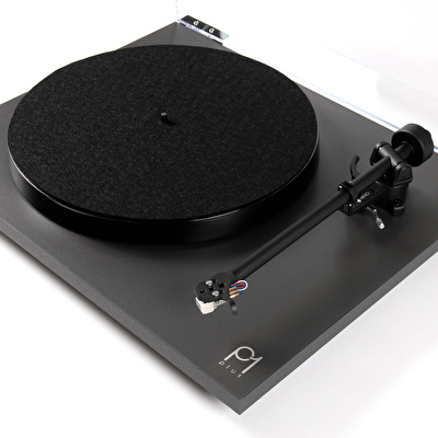 Rega Planar 1 Plus MM Siyah Pikap(Dahili Pikap Preamplifikatörlü)
